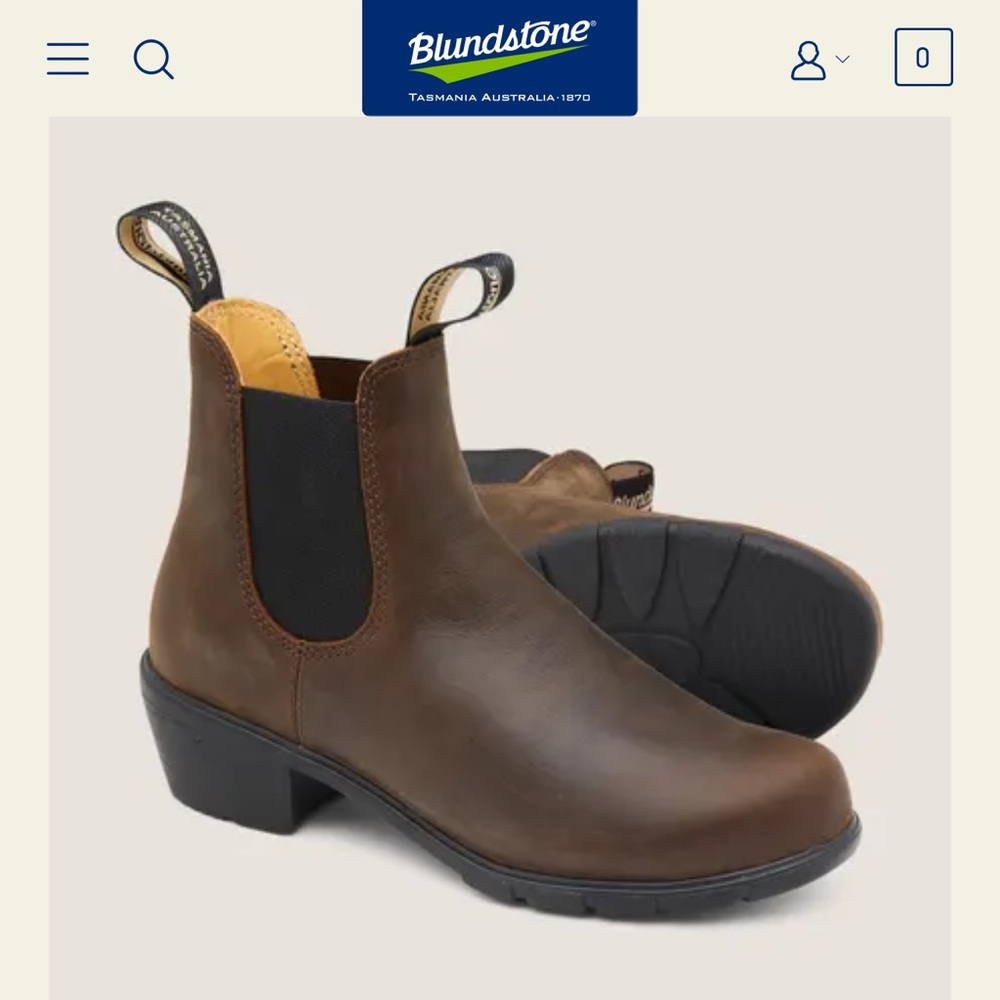 Blundstone heeled boots size 8.5 (fits size 8) antique brown